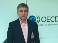 Előadás Párizsban az OECD-nél